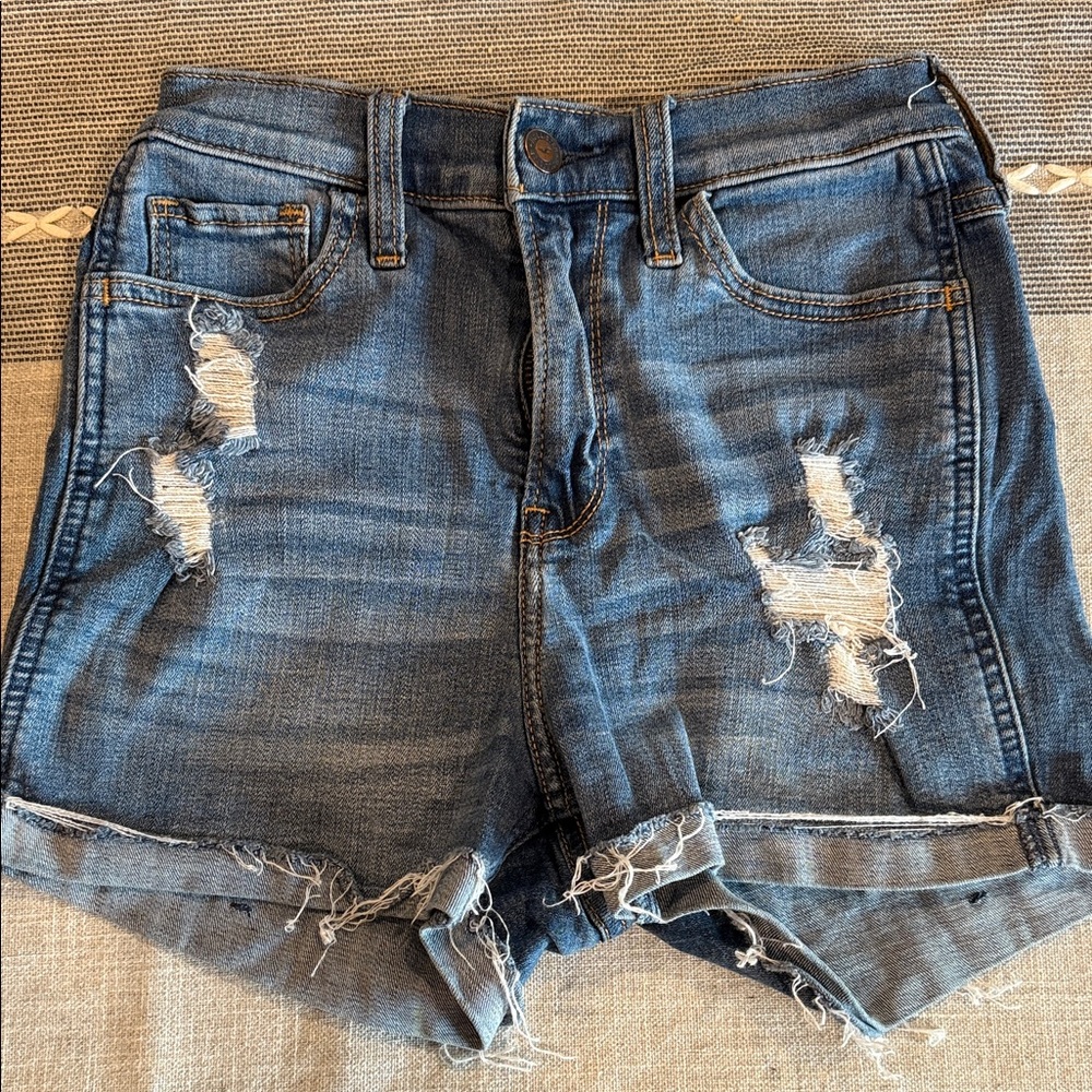 Hollister Women's Shorts - Abstract Design